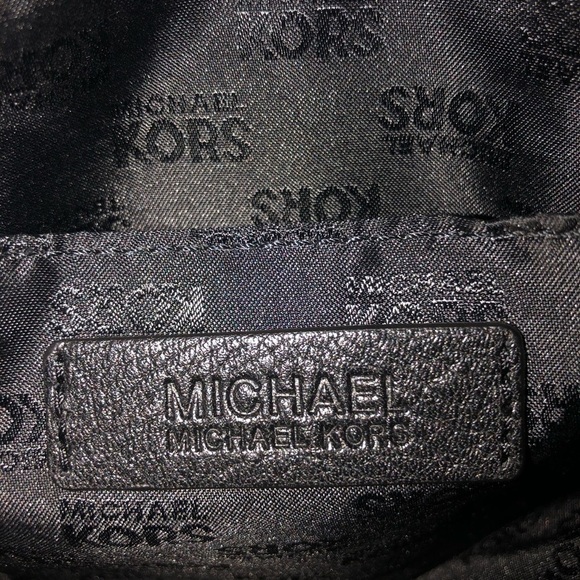 Micheal Kors Large Leather Bag - Picture 4 of 7